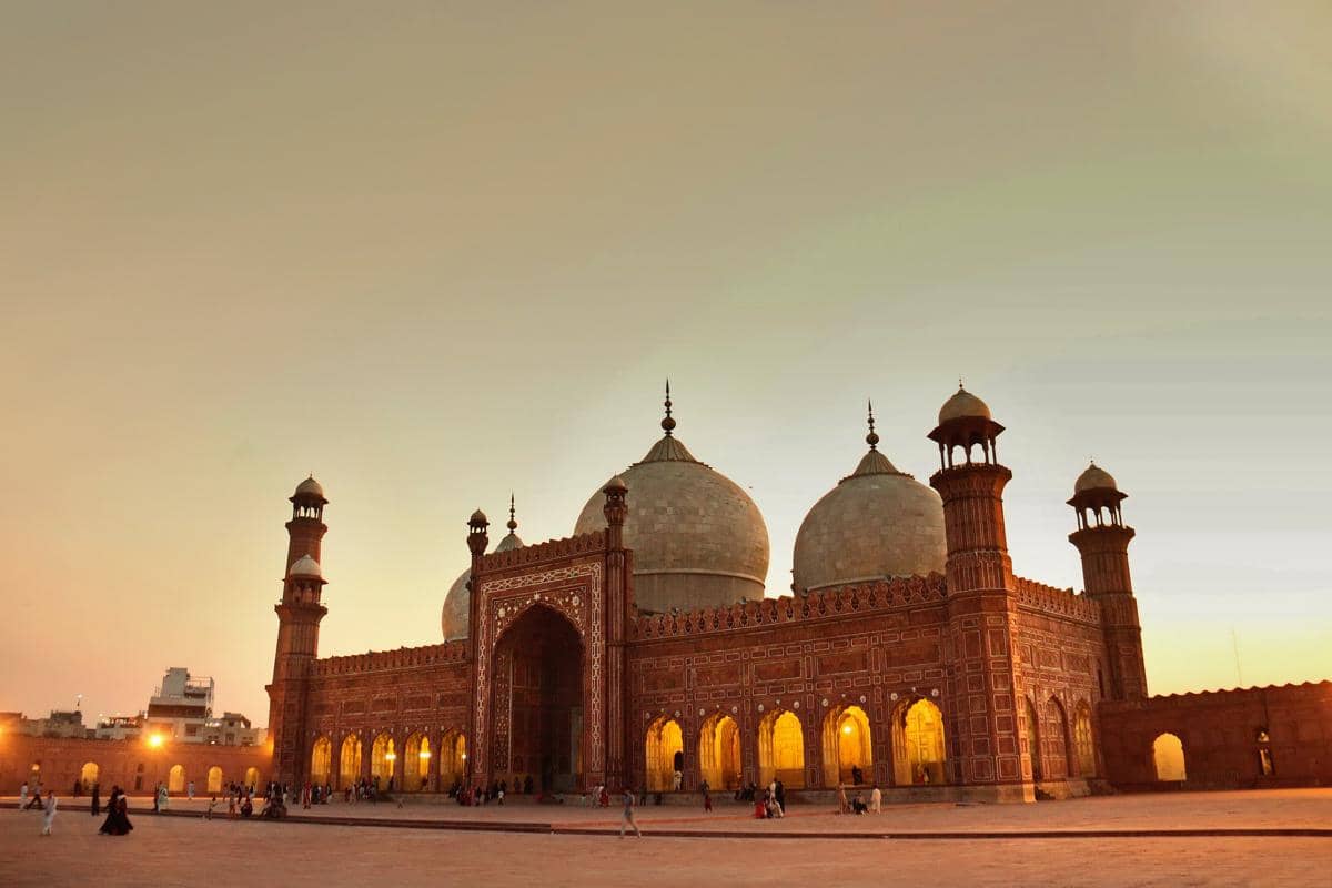 ilustrasi waktu magrib