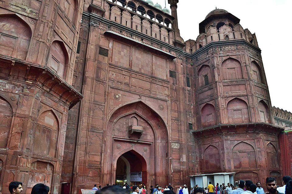 Dinding Batu Pasir Merah