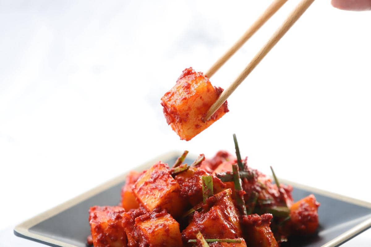 Resep Kkakdugi alias Kimchi Lobak Potong Dadu ala Korea