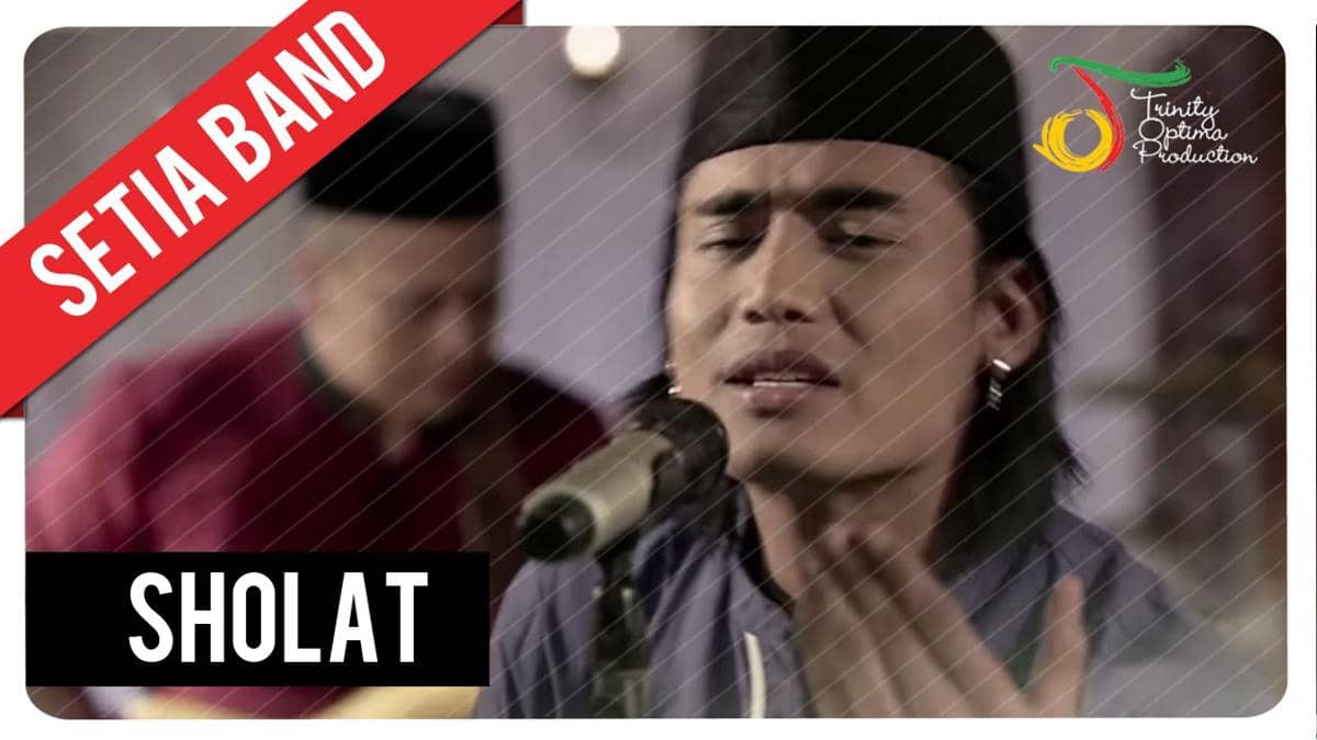 cuplikan video klip "Sholat"