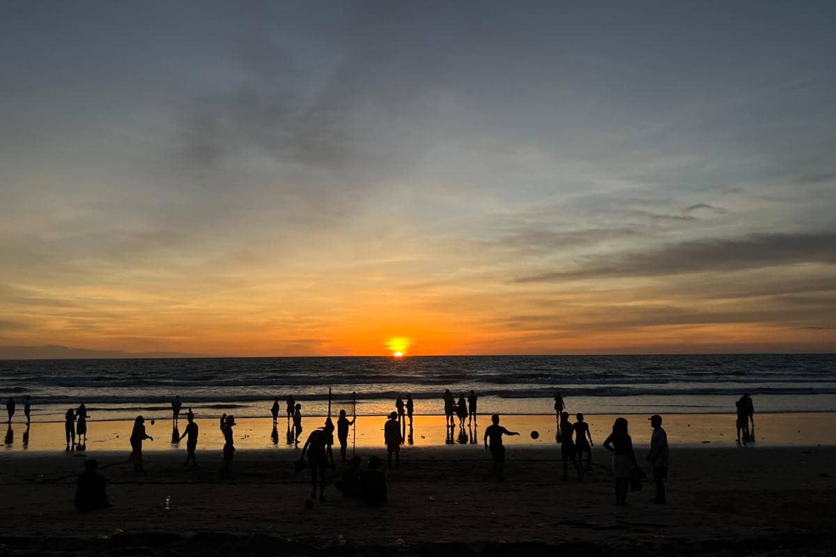panorama sunset di Pantai Kuta (dok.pribadi/Natalia Indah)