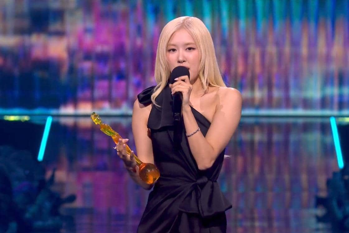 Rosé BLACKPINK Jadi Idol KPop Pertama yang Menang BRIT Awards