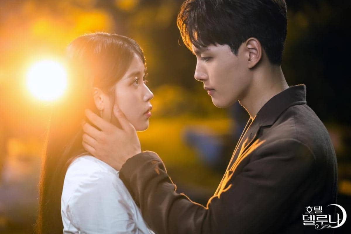 cuplikan drakor Hotel del Luna