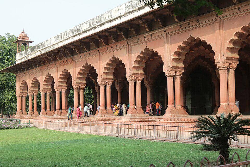 Diwan-i-Aam Tampak dari Samping