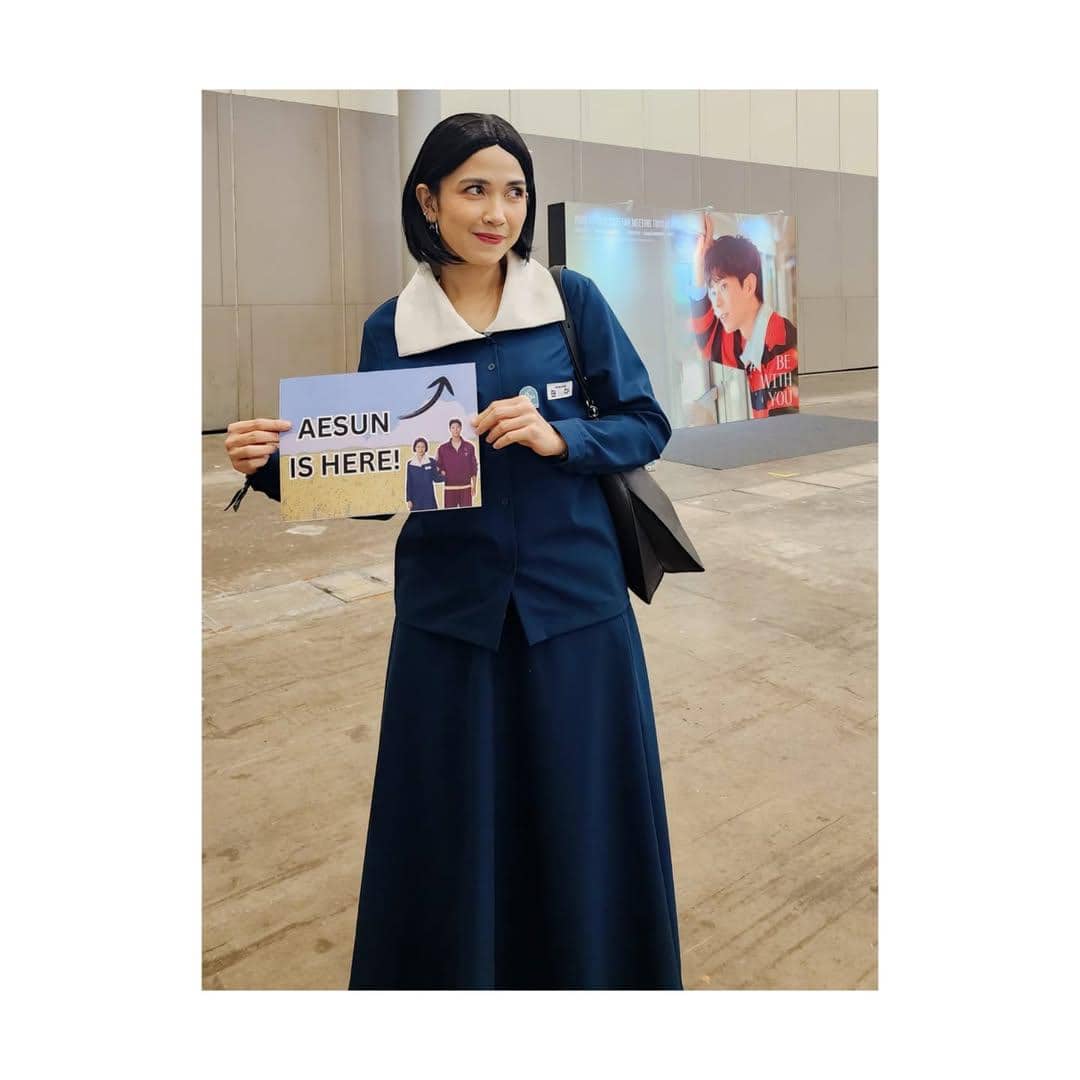 OOTD Cast Filosofi Teras (instagram.com/dindakanyaa)