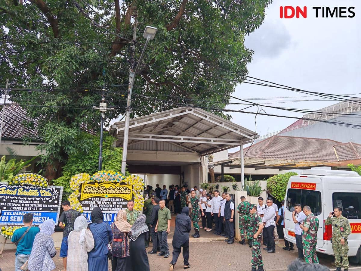 Panglima TNI hingga Pramono Melayat ke Rumah Duka Try Sutrisno