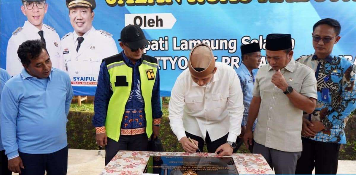 Peresmian Ruas Jalan oleh Bupati Lampung Selatan, Radityo Egi Pratama
