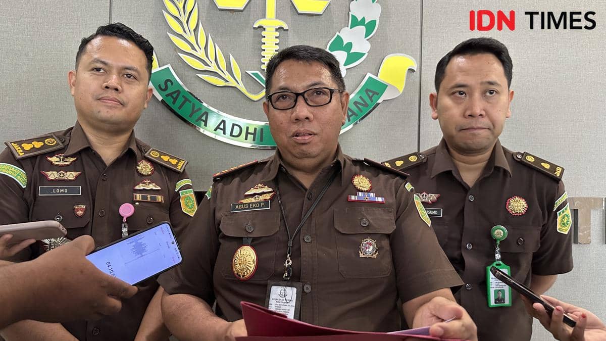 Kejaksaan Negeri Pontianak ungkap kasus korupsi.