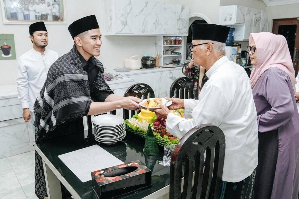 Kelakar Kaesang Dapat Nasi Kuning Saat Kunjungi Ponpes Al-Amien Kediri