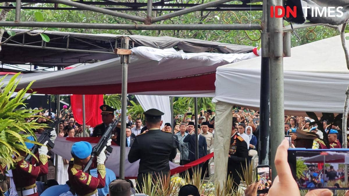 Pengumuman! Pengibaran Bendera Setengah Tiang 3 Hari untuk Hormati Try Sutrisno