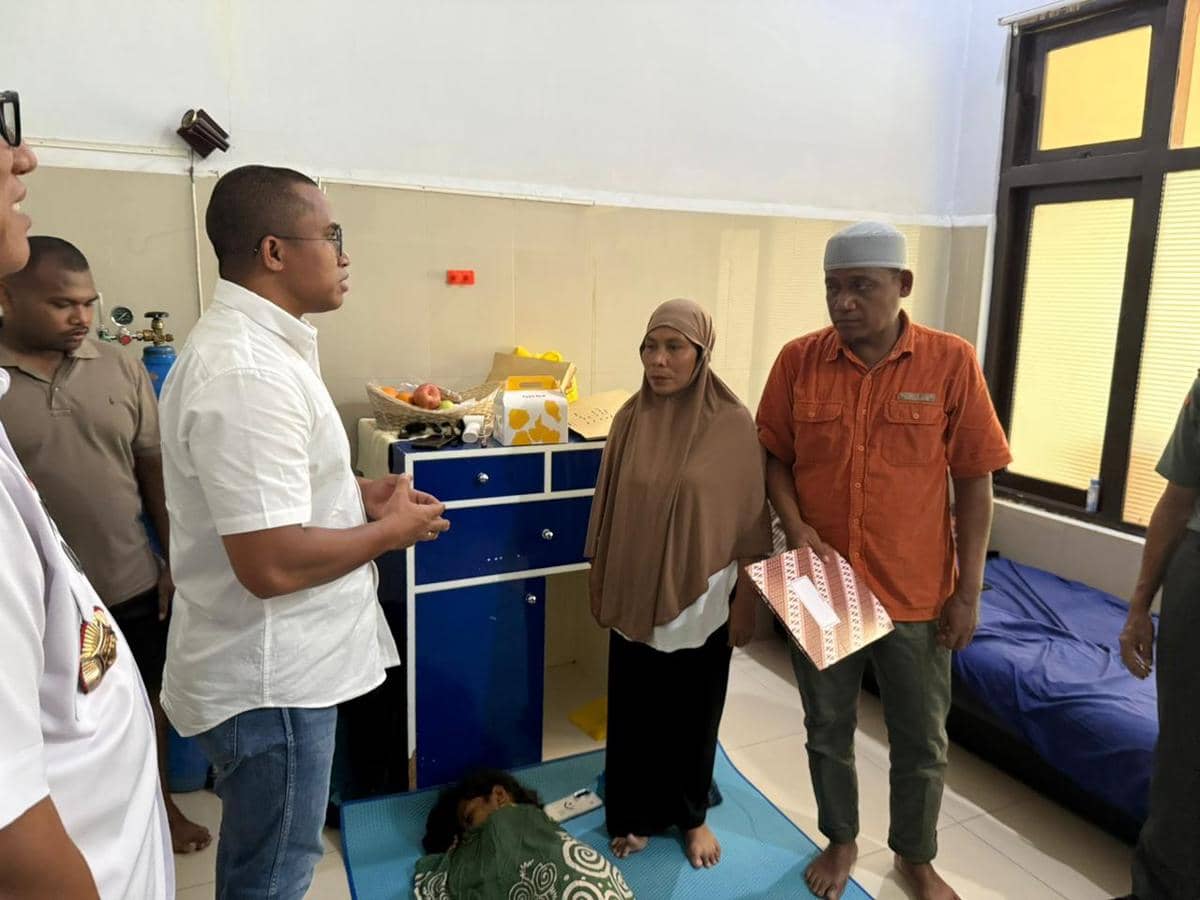 Kementerian HAM jenguk korban penganiayaan Brimob di Tual, Maluku. 