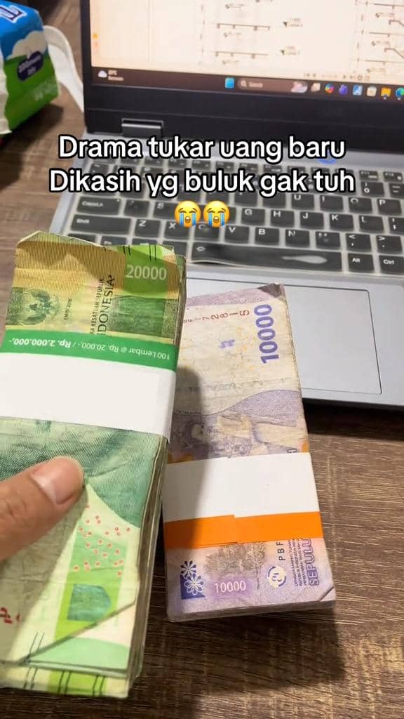 meme war tukar uang baru