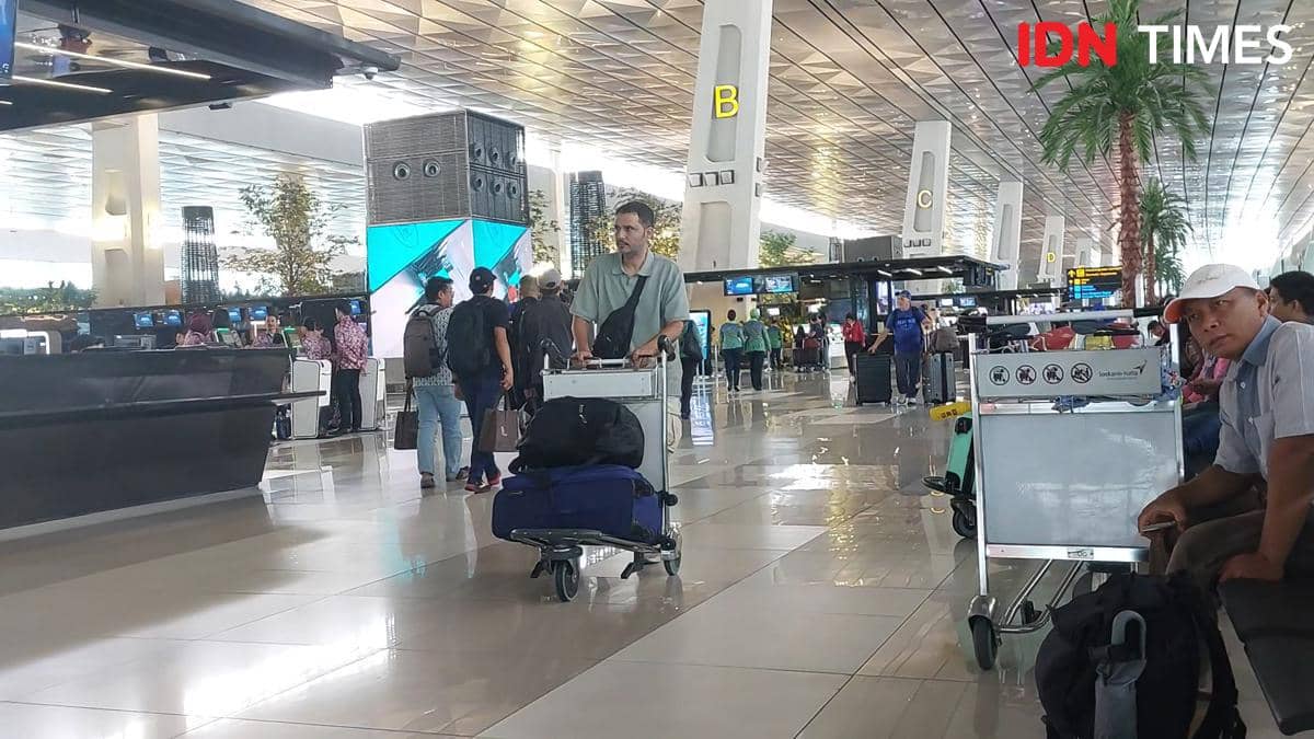 Penumpang Bandara Soekarno-Hatta 