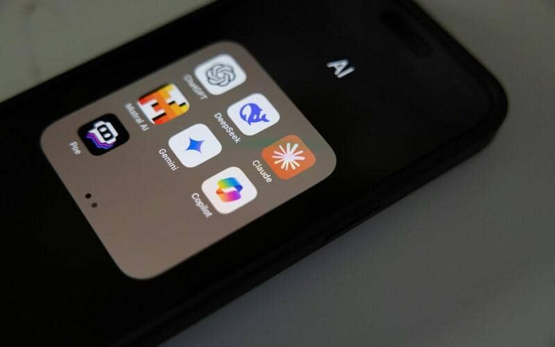 ilustrasi aplikasi AI Claude