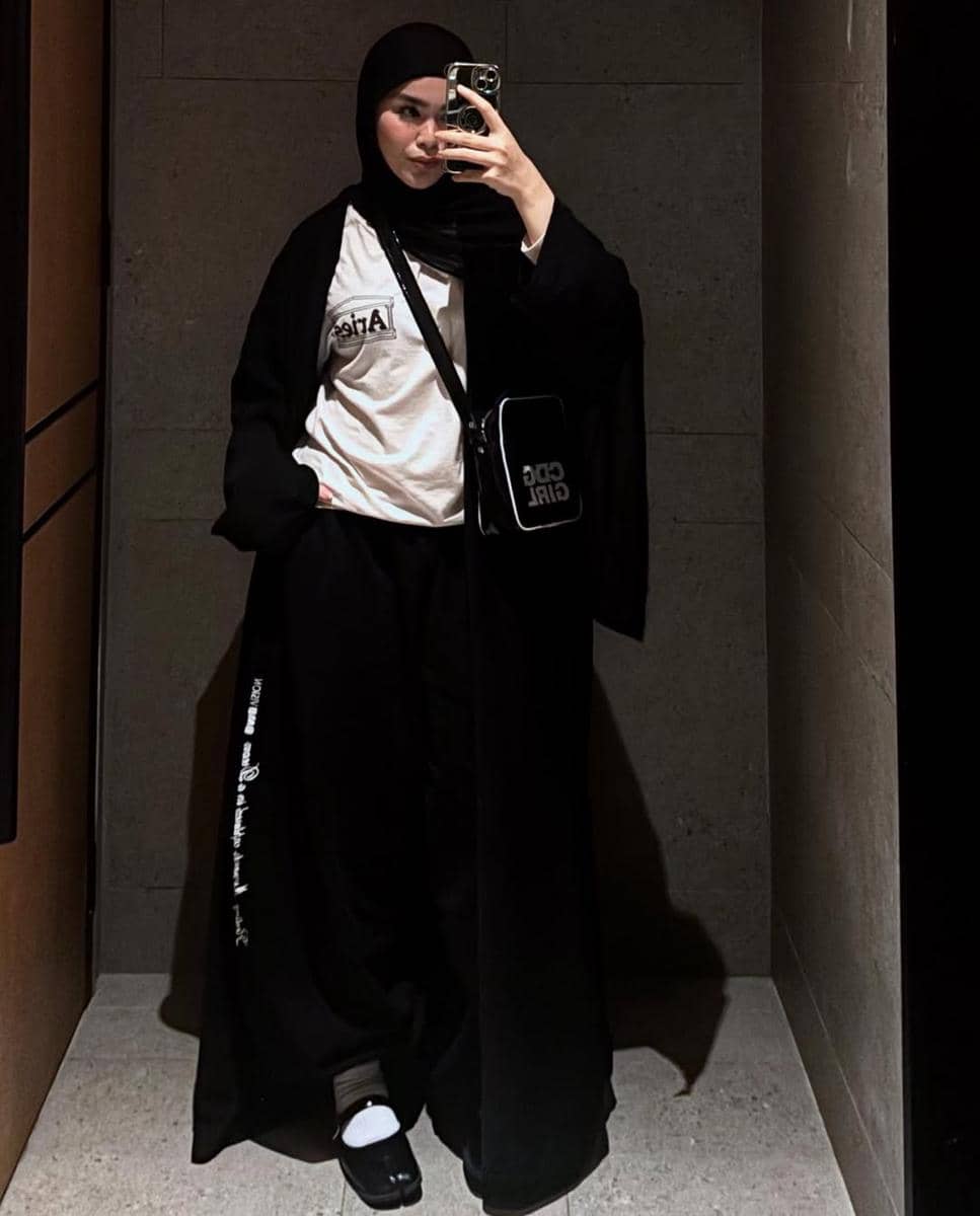Ide outfit hijab edgy ala Sivia Azizah