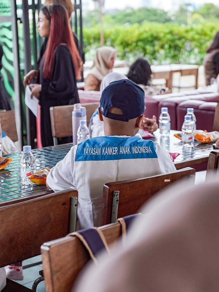 Luna Maya Bukber dengan Yayasan Kanker Anak Indonesia