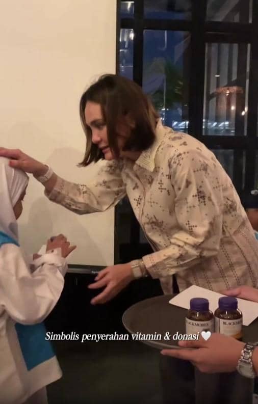 Luna Maya Bukber dengan Yayasan Kanker Anak Indonesia