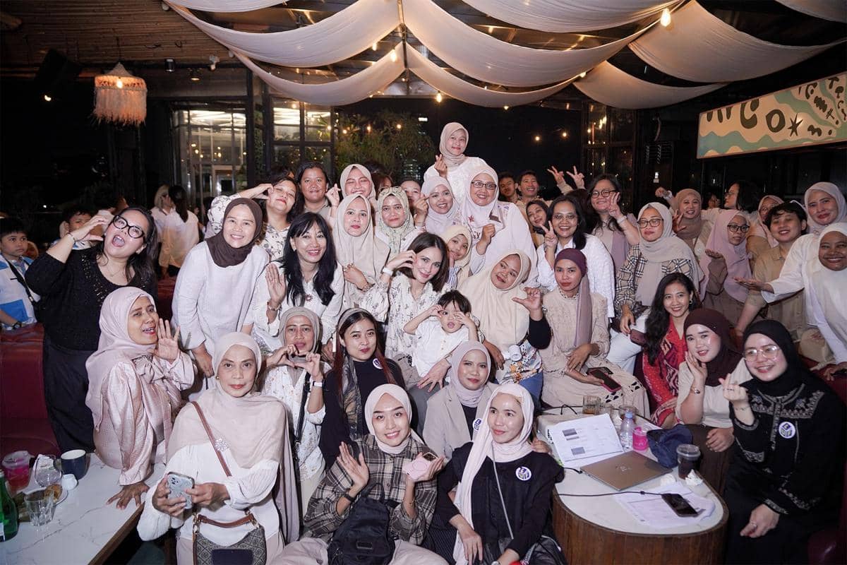 Luna Maya Bukber dengan Yayasan Kanker Anak Indonesia