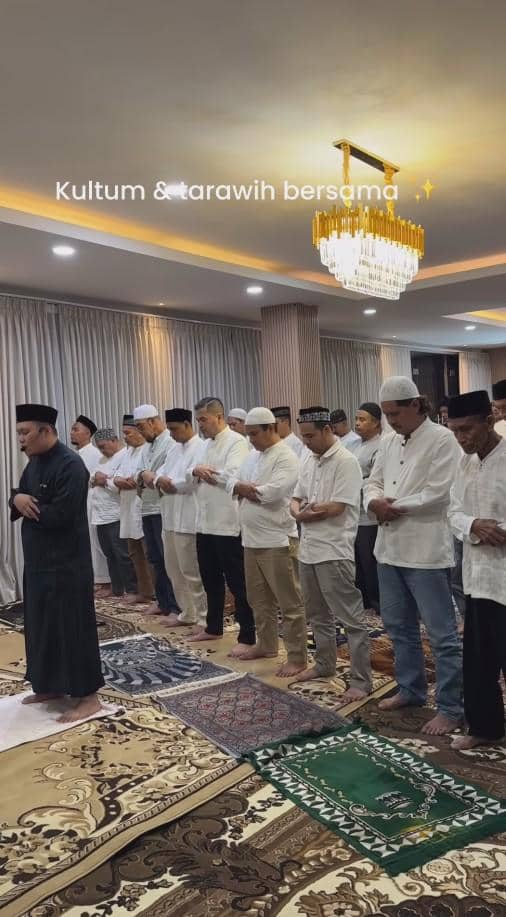 Irish Bella Jadi Tuan Rumah Bukber Keluarga (instagram.com/_irishbella_)