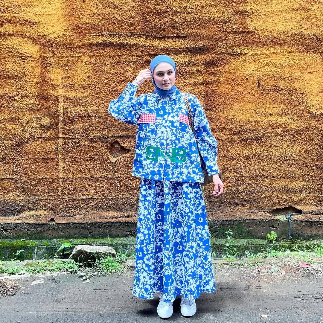 OOTD Hijab Feminin ala Zee Zee Shahab
