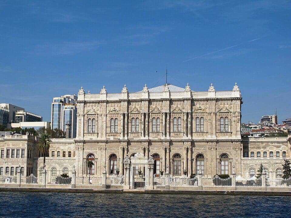 5 Fakta Menarik Istana Dolmabahçe, Istana Ottoman Bernuansa Eropa