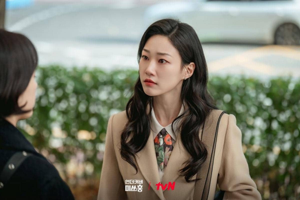 4 Tekanan Emosional Go Bok Hee Setelah Misinya Diketahui Song Ju Ran di Undercover Miss Hong