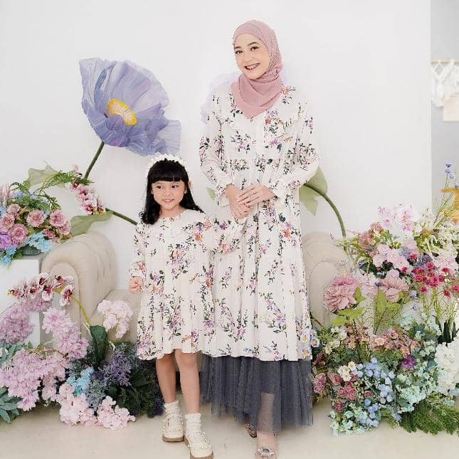 Kalsandfrey Emily Tunik 