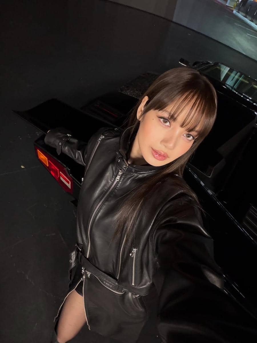 Lisa (.instagram.com/lalalalisa_m)