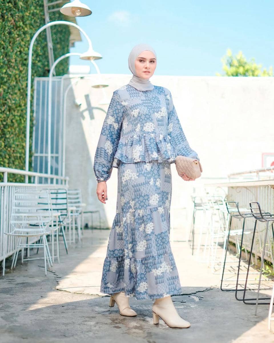 OOTD Hijab Feminin ala Zee Zee Shaha