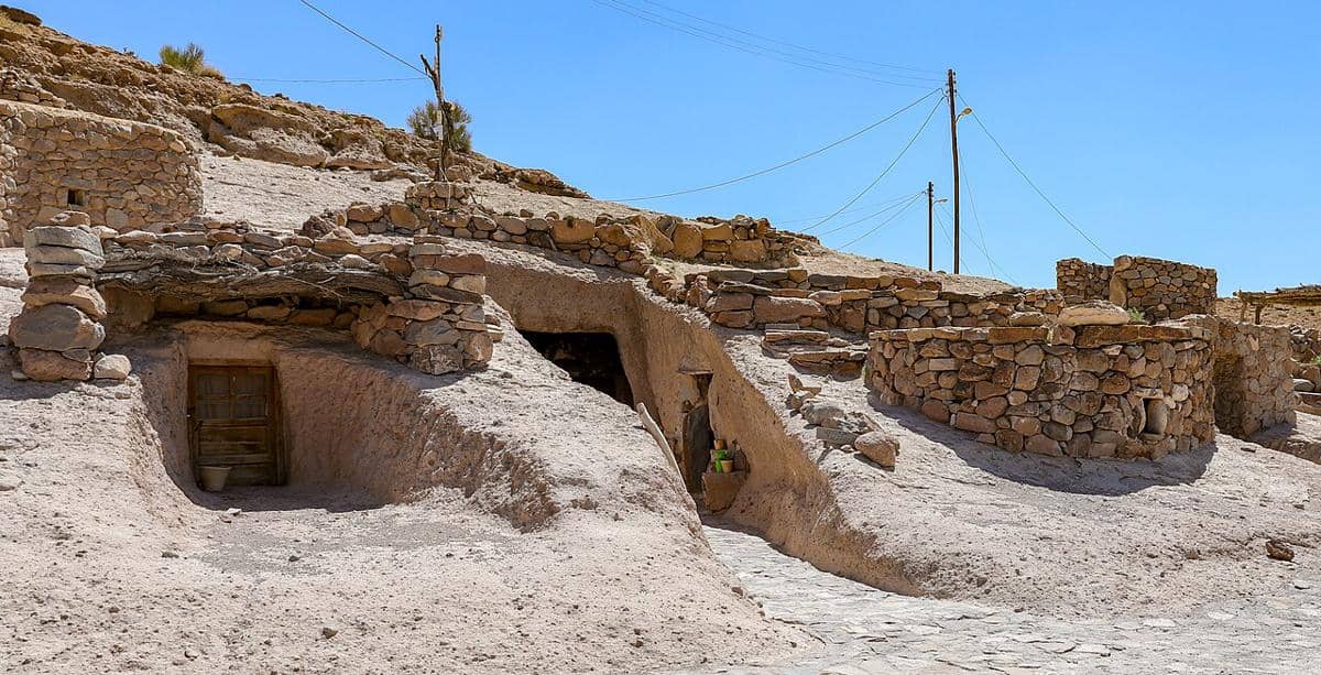 Rute Termudah Menuju Desa Troglodyte Meymand di Iran