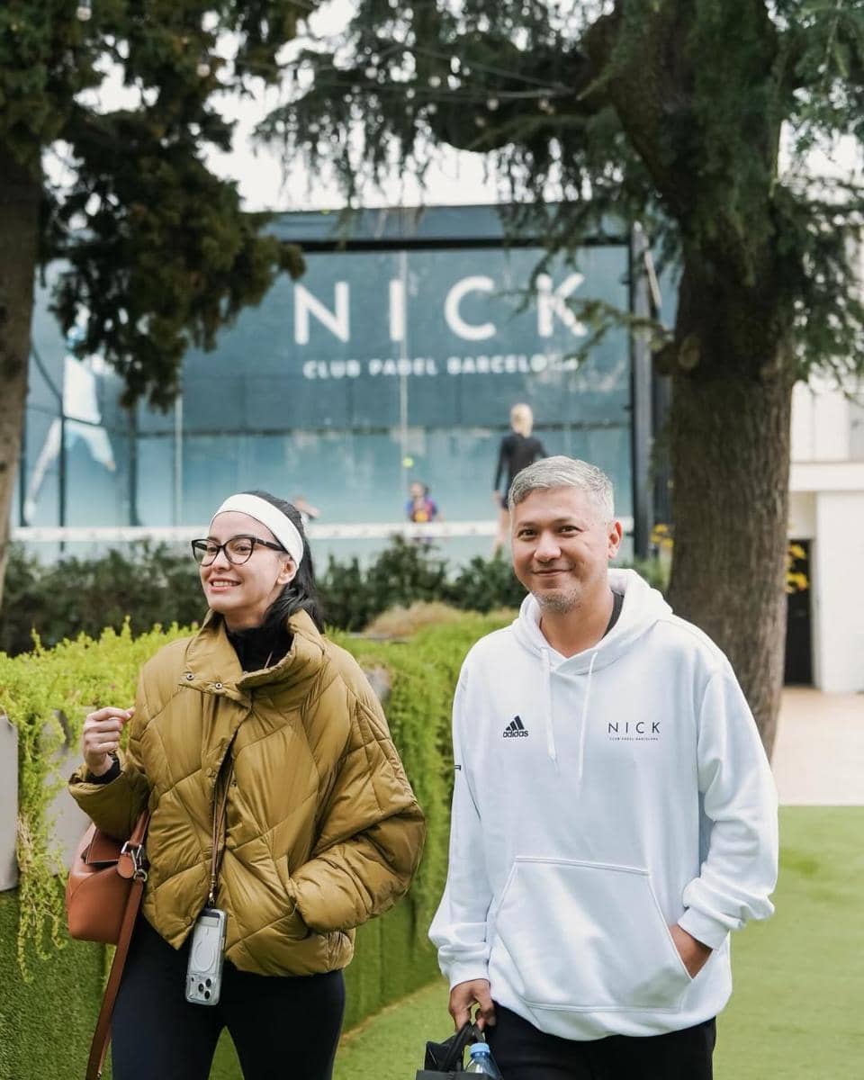 Gading Marten dan Medina main padel di Barcelona