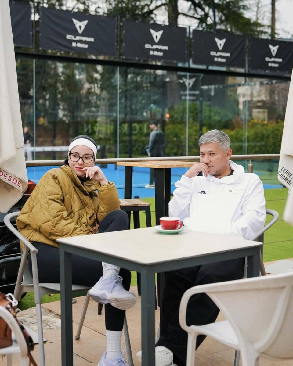 Gading Marten dan Medina main padel di Barcelona