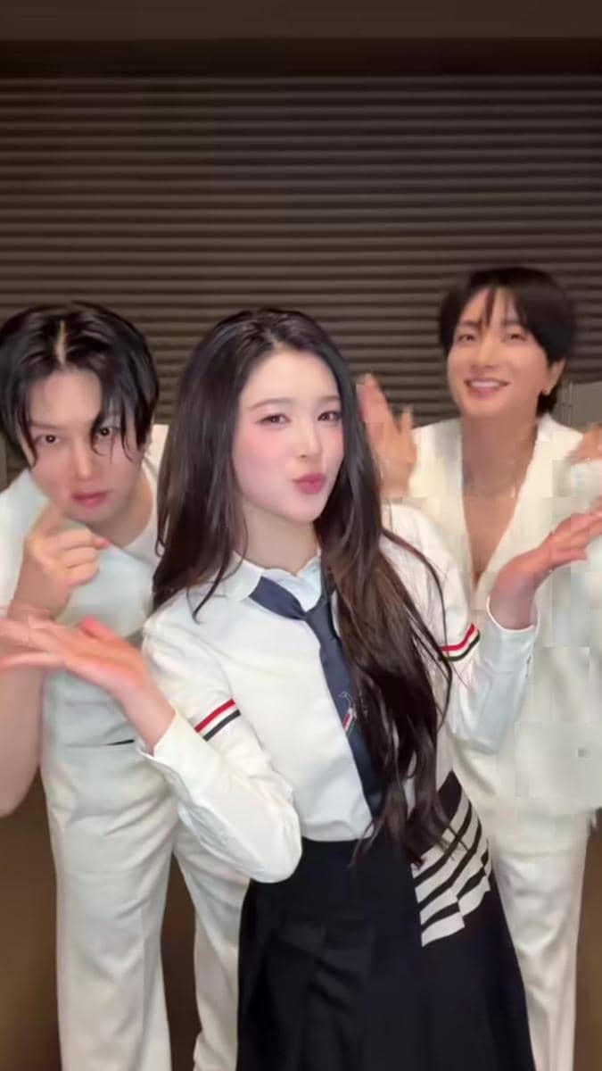 potret idol KPop ikut challenge "RUDE!" Hearts2Hearts 