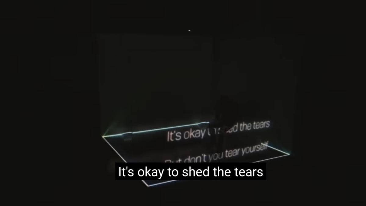 cuplikan lirik video "Moonchild"