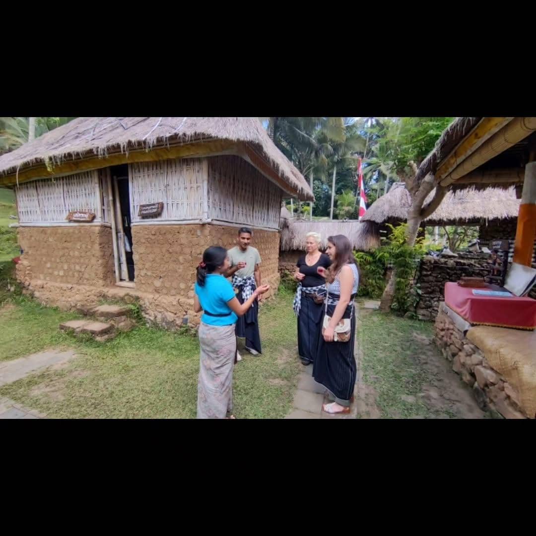 keliling museum bersama pemandu