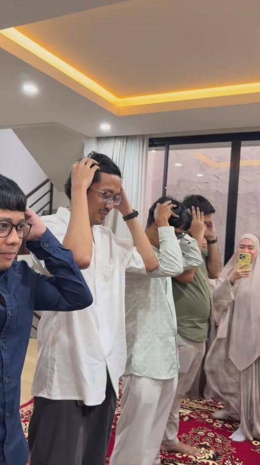 Komika Buka Puasa Bersama di Rumah Arie Kriting (instagram.com/indahpermatas)