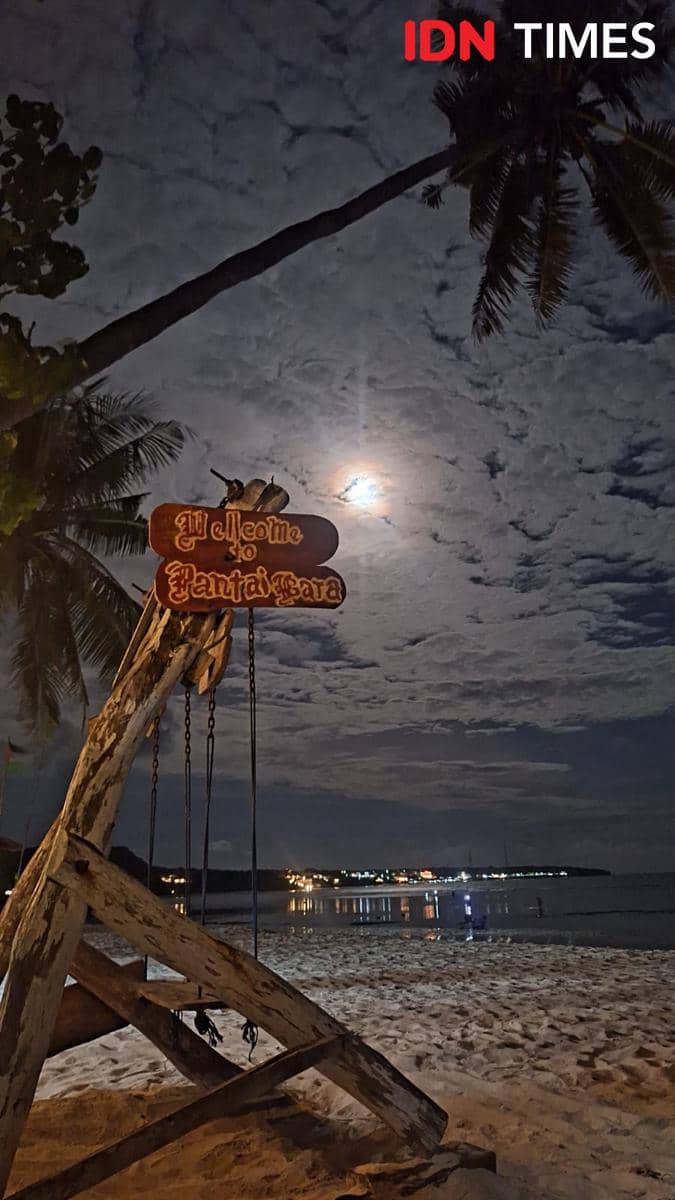 Pantai Bara Bulukumba malam hari.jpeg