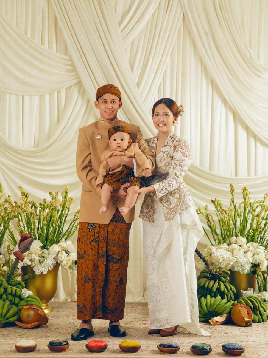 Tedak Siten Baby Rayyen, Anak Pertama Rian Ardianto (instagram.com/ribkasugiarto)