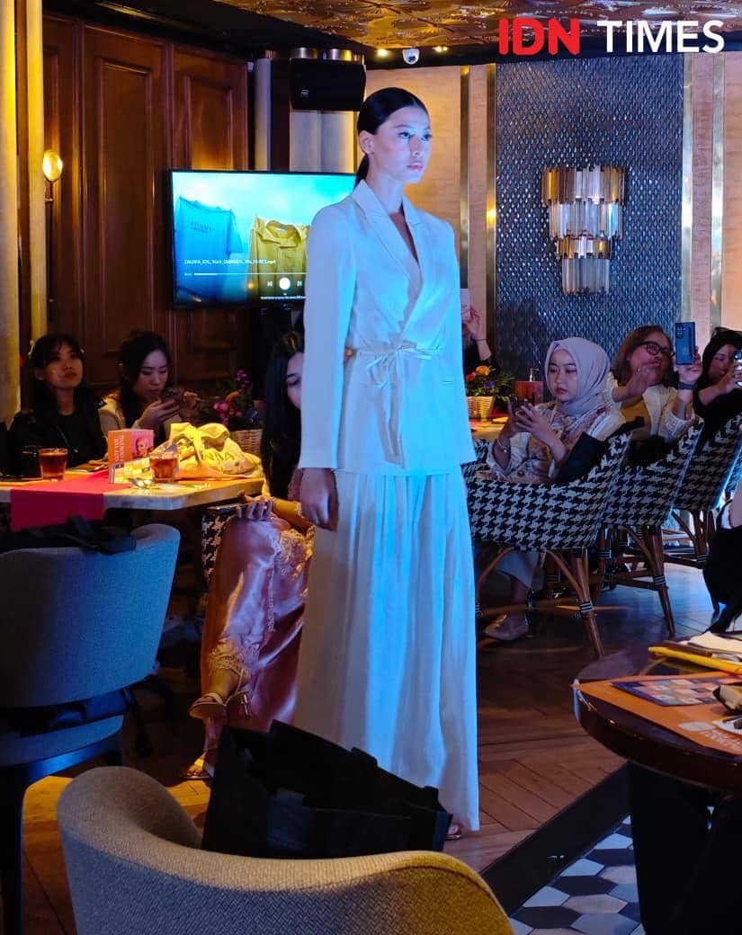 The Glam Fashion Show by Zalora, Senin (2/3/2026) di Bottega Ristorante, SCBD, Jakarta. (IDN Times/Febriyanti Revitasari)