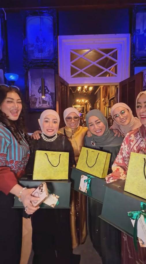 Geng Artis Bukber di Restoran Ahmad Dhani (instagram.com/rieta_amilia)