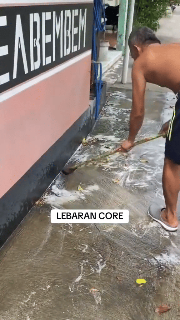 tingkah bapak-bapak jelang Lebaran