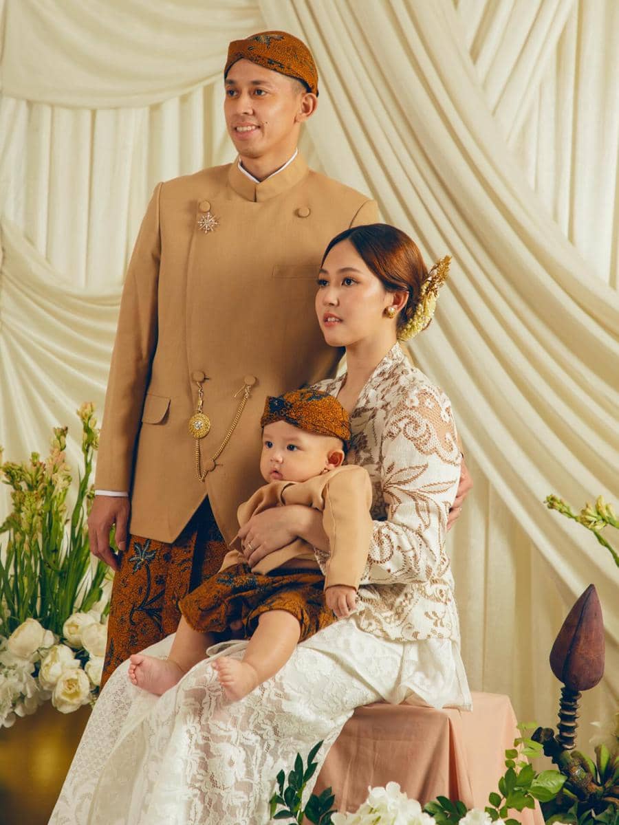 Tedak Siten Baby Rayyen, Anak Pertama Rian Ardianto (instagram.com/ribkasugiarto)