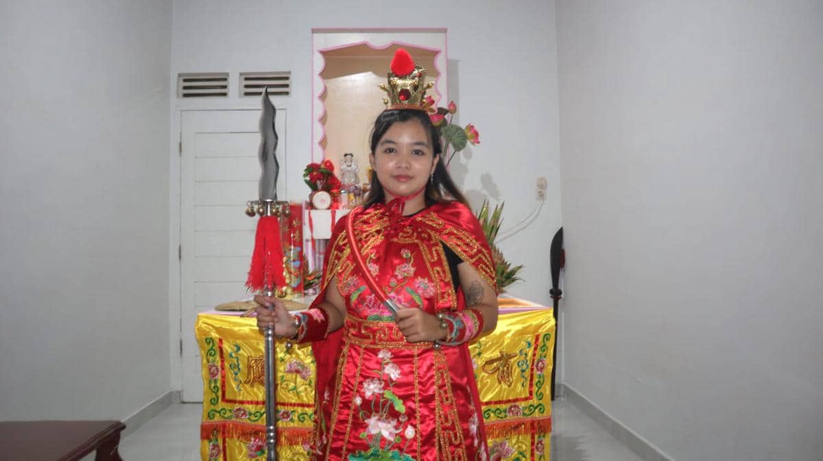 Sempat Sakit Setahun, Adelia Temukan Jalan Hidup sebagai Tatung