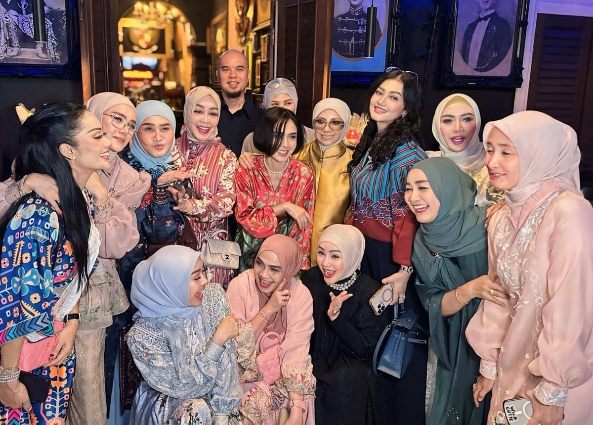 Geng Artis Bukber di Restoran Ahmad Dhani (instagram.com/rieta_amilia)