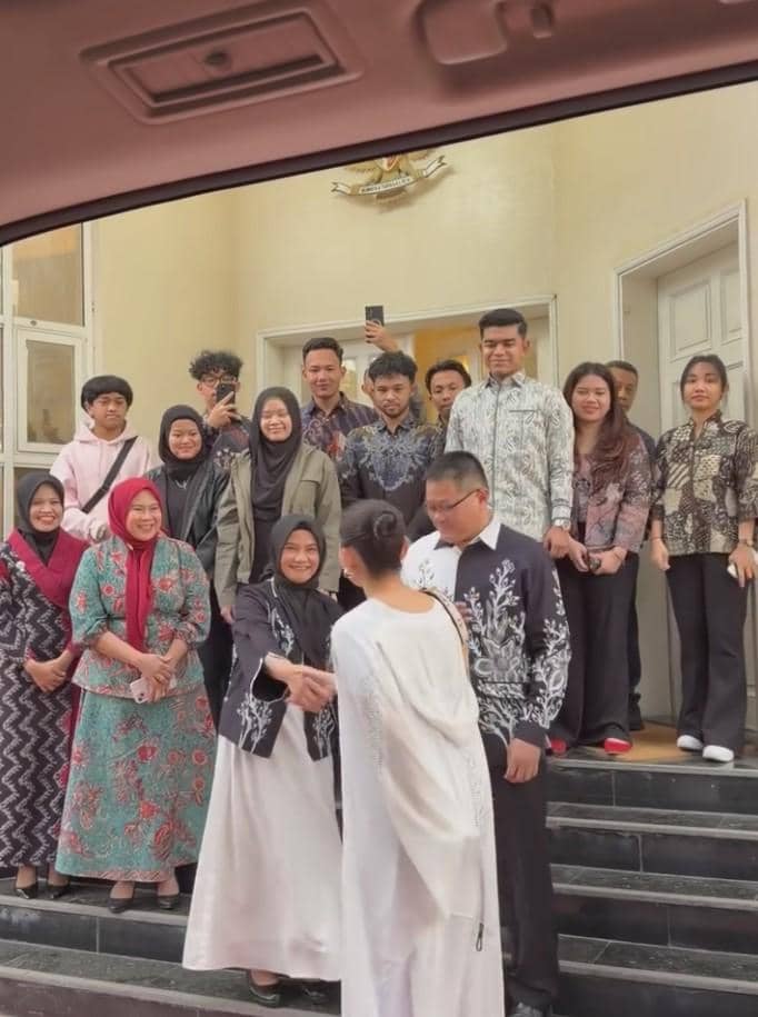 Agnez Mo Ikut Bukber di KJRI Dubai