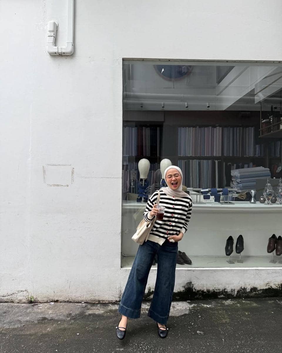 OOTD flat shoes hitam ala Maryam Nurul