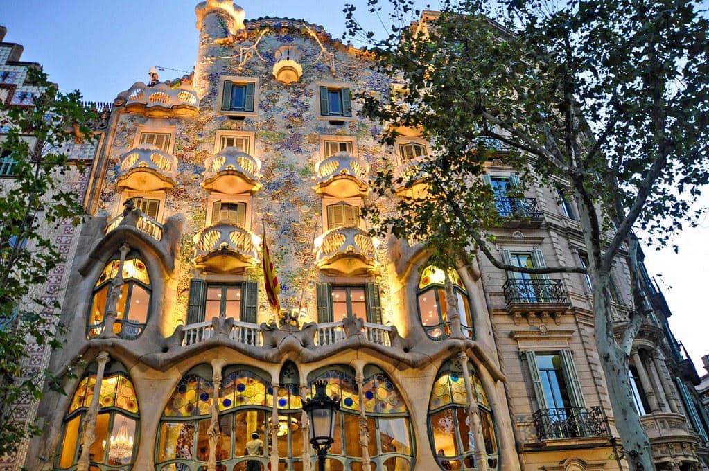 5 Fakta Casa Batlló, Bangunan Ikonik Karya Antoni Gaudí di Barcelona