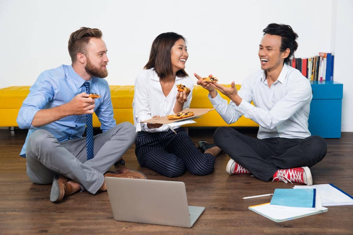 6 Cara Menghargai Rekan Kerja yang Tidak Berpuasa, Jaga Kedamaian