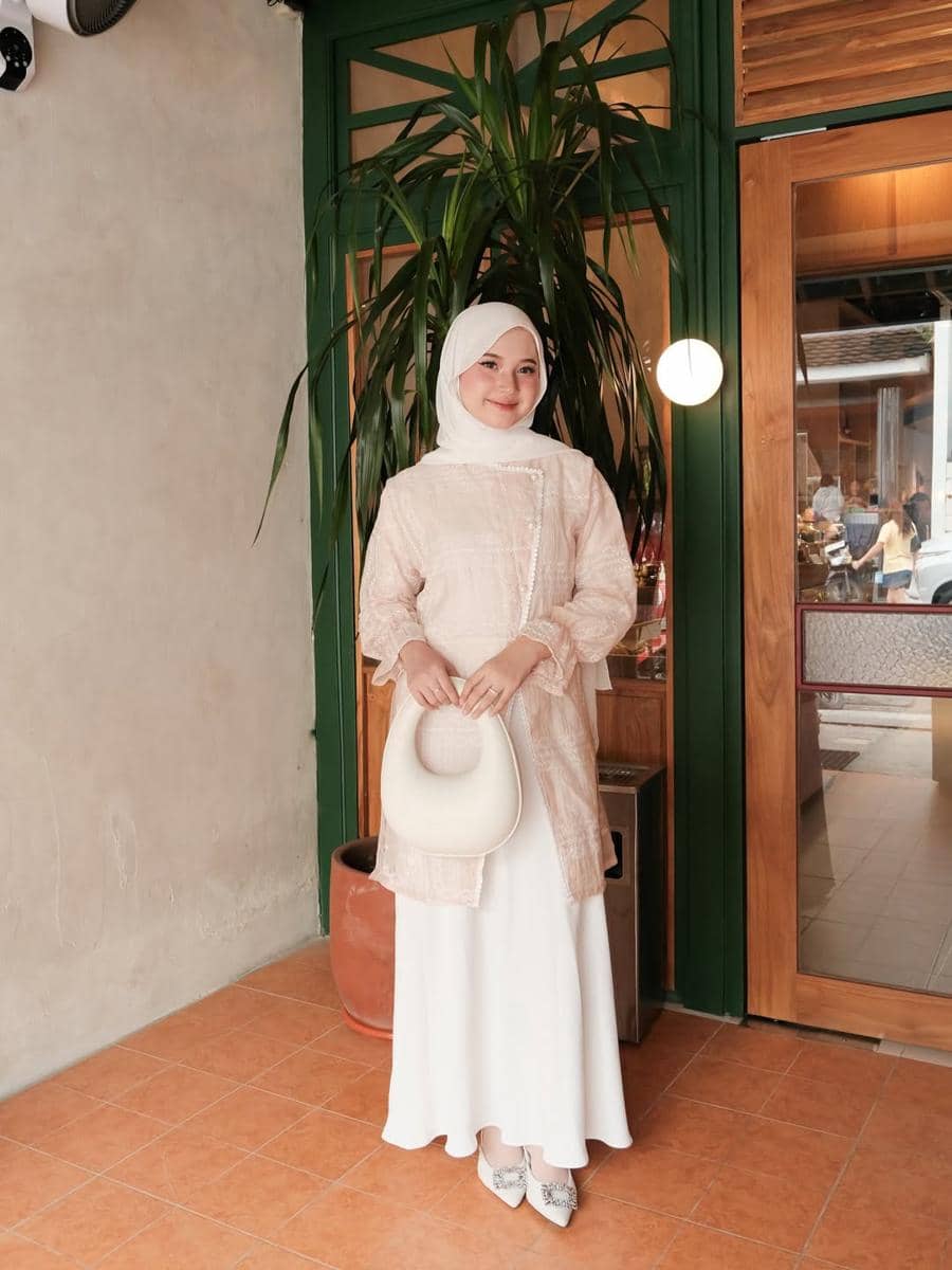 OOTD Lebaran Pakai Tunik ala Siska Amera