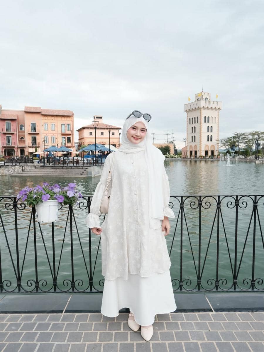 OOTD Lebaran Pakai Tunik ala Siska Amera